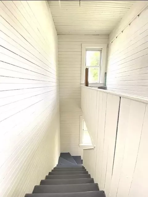 Entry Way - 11 Leon St, Worcester, MA 01604 photo 6 of 8