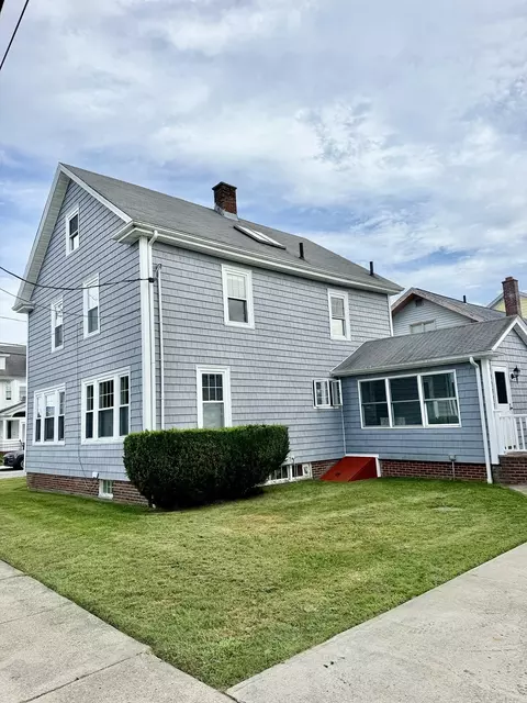 Exterior - 148 Madison St, Fall River, MA 02720 photo 3 of 4