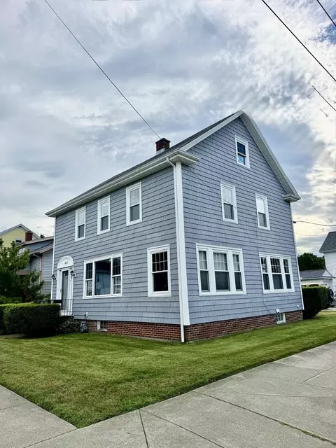 Exterior - 148 Madison St, Fall River, MA 02720 photo 2 of 4