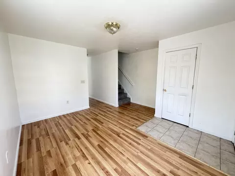 Living - 52-54 Reed St, Springfield, MA 01109 photo 3 of 3