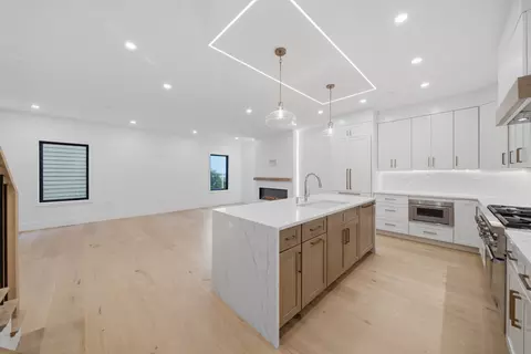 Other - 421 E 6th St #TH3, Boston, MA 02127 photo 1 of 4