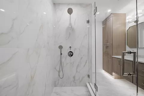 Bath - 421 E 6th St #TH3, Boston, MA 02127 photo 7 of 9