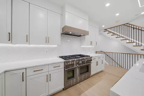 Entry Way - 421 E 6th St #TH3, Boston, MA 02127 photo 2 of 3
