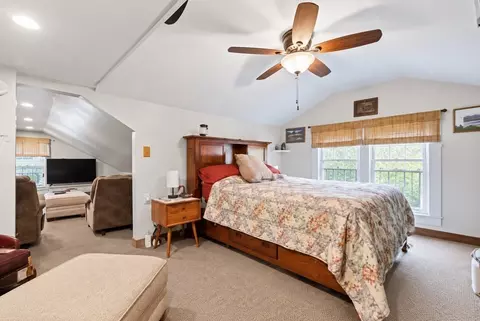 Bedroom - 28 Dalton Pl, Springfield, MA 01109 photo 4 of 4