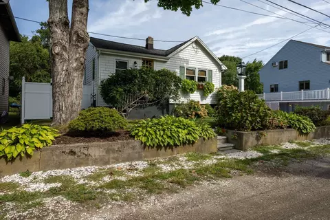 Exterior - 13 Lincoln St, Wareham, MA 02571 photo 11 of 11