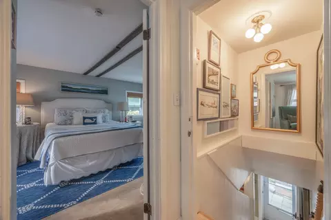 Entry Way - 13 Lincoln St, Wareham, MA 02571 photo 3 of 4