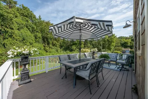 Exterior - 13 Lincoln St, Wareham, MA 02571 photo 9 of 11