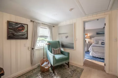 Entry Way - 13 Lincoln St, Wareham, MA 02571 photo 1 of 4