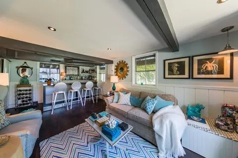 Living - 13 Lincoln St, Wareham, MA 02571 photo 3 of 4