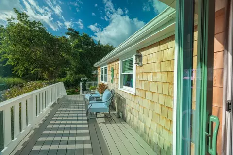 Exterior - 13 Lincoln St, Wareham, MA 02571 photo 6 of 11