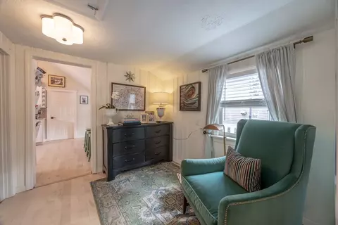 Entry Way - 13 Lincoln St, Wareham, MA 02571 photo 2 of 4