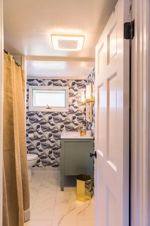 Bath - 13 Lincoln St, Wareham, MA 02571 photo 1 of 3