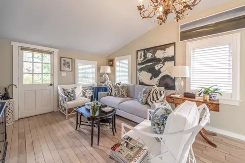 Living - 13 Lincoln St, Wareham, MA 02571 photo 2 of 4