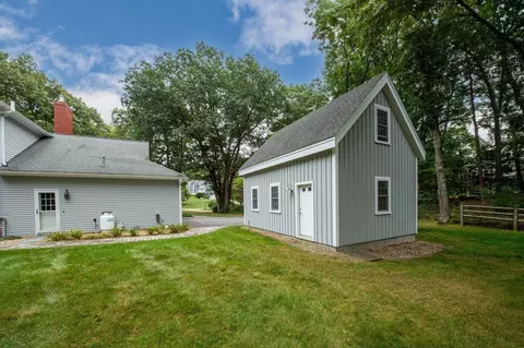 Exterior - 19 Appleton Ln, Boxford, MA 01921 photo 6 of 8