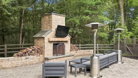 Exterior - 19 Appleton Ln, Boxford, MA 01921 photo 3 of 8