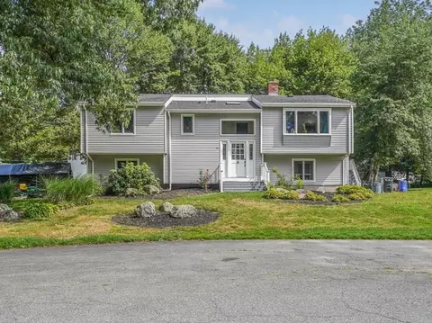 37 Slade St, Swansea, MA 02777