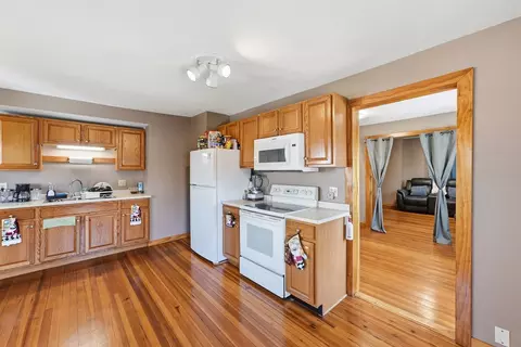 Kitchen - 102 Lemuel Ave, Chicopee, MA 01013 photo 5 of 5