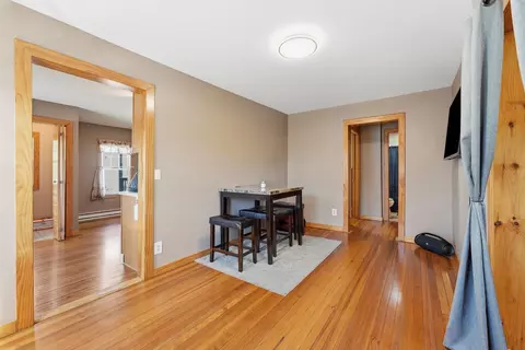 Entry Way - 102 Lemuel Ave, Chicopee, MA 01013 photo 1 of 3