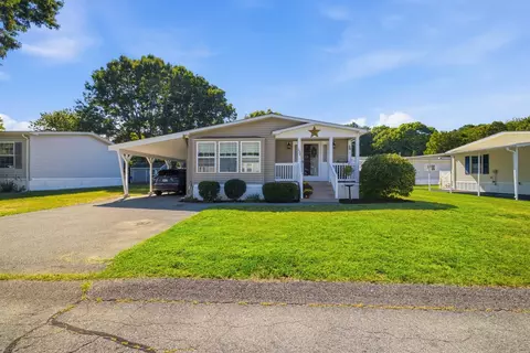 50 Highland St #234, Taunton, MA 02780