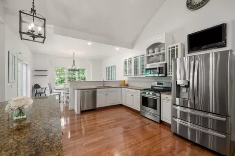 Kitchen - 29 Pimlico Pond Rd, Mashpee, MA 02649 photo 4 of 5