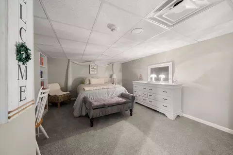 Bedroom - 29 Pimlico Pond Rd, Mashpee, MA 02649 photo 6 of 7