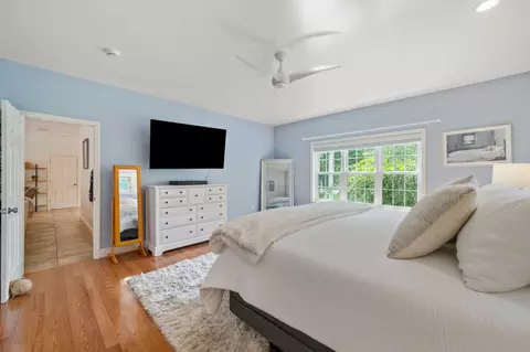 Bedroom - 29 Pimlico Pond Rd, Mashpee, MA 02649 photo 2 of 7