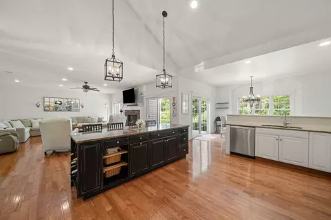 Entry Way - 29 Pimlico Pond Rd, Mashpee, MA 02649 photo 3 of 3