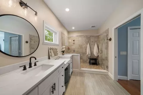 Bath - 29 Pimlico Pond Rd, Mashpee, MA 02649 photo 2 of 5