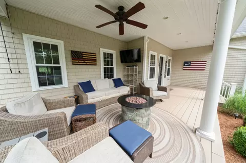Exterior - 29 Pimlico Pond Rd, Mashpee, MA 02649 photo 4 of 7
