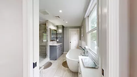 Bath - 400 Main, Reading, MA 01867 photo 1 of 3