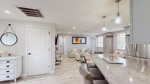 Entry Way - 400 Main, Reading, MA 01867 photo 2 of 2