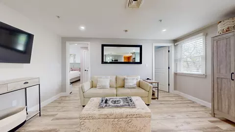 Living - 400 Main, Reading, MA 01867 photo 2 of 4