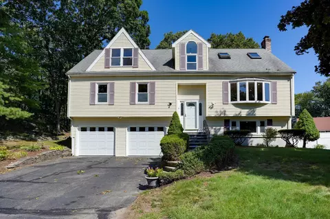 4 Quail Run Rd, Wilmington, MA 01887