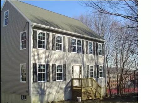 10 Arch Pl, Haverhill, MA 01832
