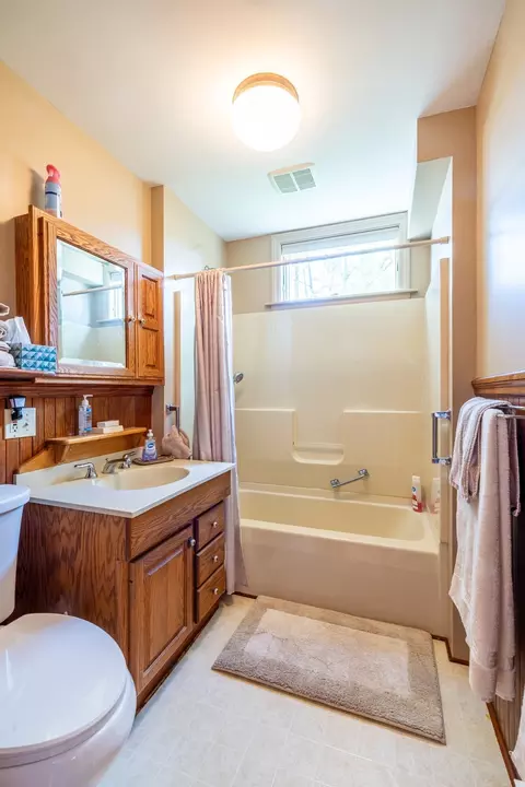 Bath - 6 Hillcrest Rd, Beverly, MA 01915 photo 1 of 5