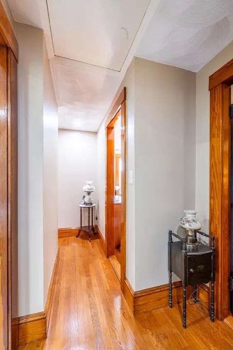 Entry Way - 6 Hillcrest Rd, Beverly, MA 01915 photo 2 of 2