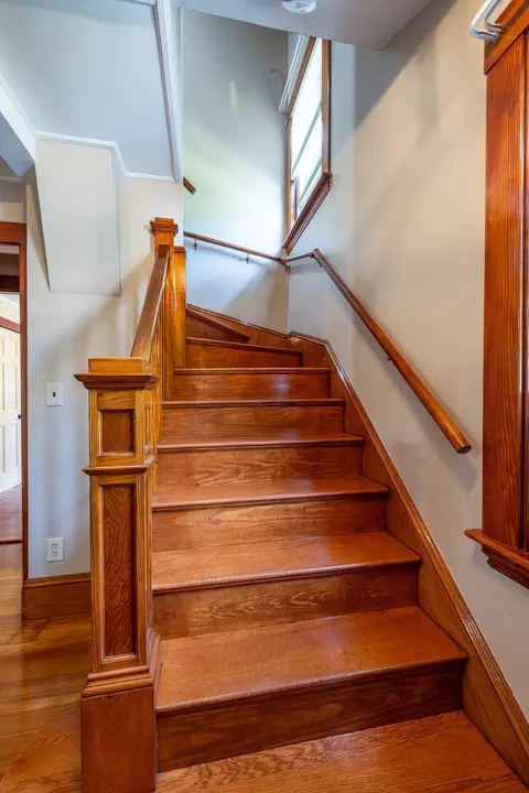Entry Way - 6 Hillcrest Rd, Beverly, MA 01915 photo 1 of 2