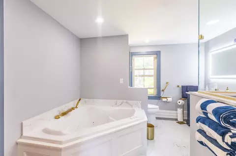 Bath - 6 Hillcrest Rd, Beverly, MA 01915 photo 3 of 5