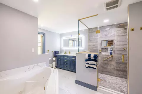 Bath - 6 Hillcrest Rd, Beverly, MA 01915 photo 2 of 5
