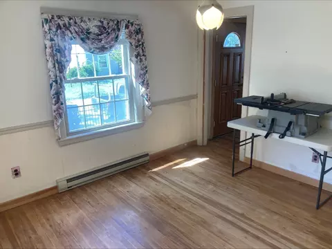 Living - 17 Clive St, Worcester, MA 01603 photo 1 of 3