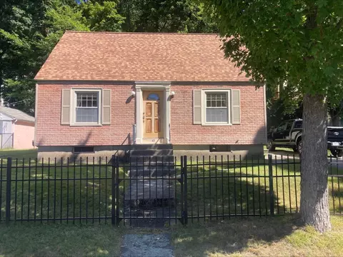 Exterior - 17 Clive St, Worcester, MA 01603 photo 6 of 9