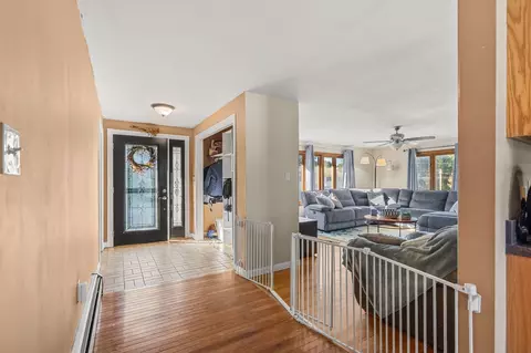 25 Belli Ave, Fitchburg, MA 01420