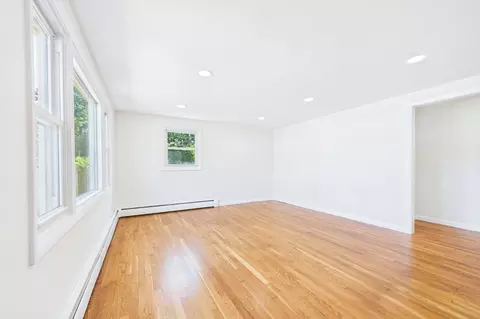 Living - 22 Myrtle Ave, Acushnet, MA 02743 photo 3 of 5