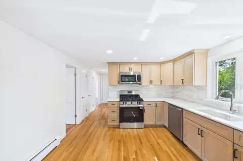 Entry Way - 22 Myrtle Ave, Acushnet, MA 02743 photo 1 of 1