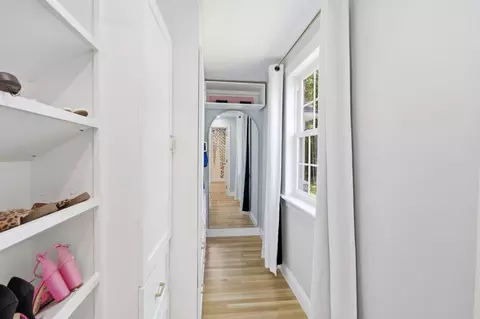 Entry Way - 20 Cherokee Rd, Acton, MA 01720 photo 3 of 3