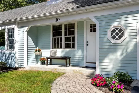 10 Templeton Pl, Yarmouth, MA 02673