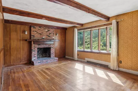 Living - 2 County St, Rehoboth, MA 02769 photo 1 of 3