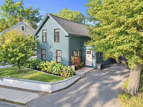 264 Main St, Amesbury, MA 01913