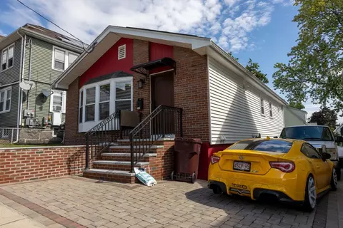 41 Dedham St, Revere, MA 02151