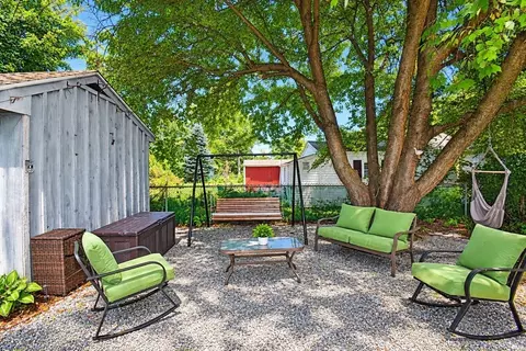 Exterior - 92 Louis Rd, Springfield, MA 01118 photo 5 of 10